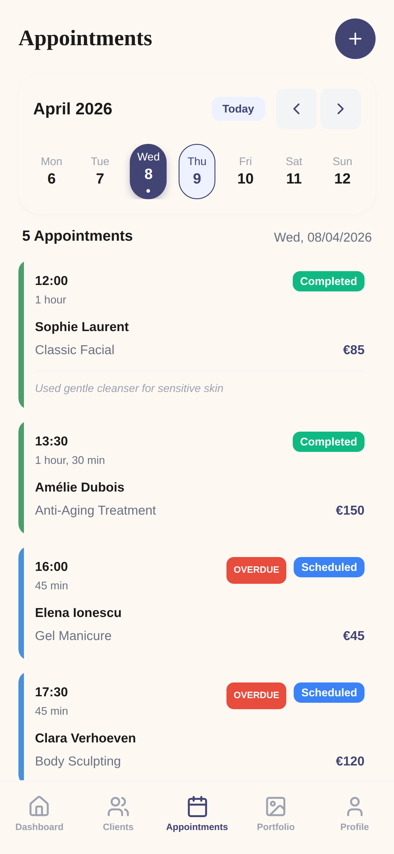 Appointment scheduling with weekly calendar, status badges and service details